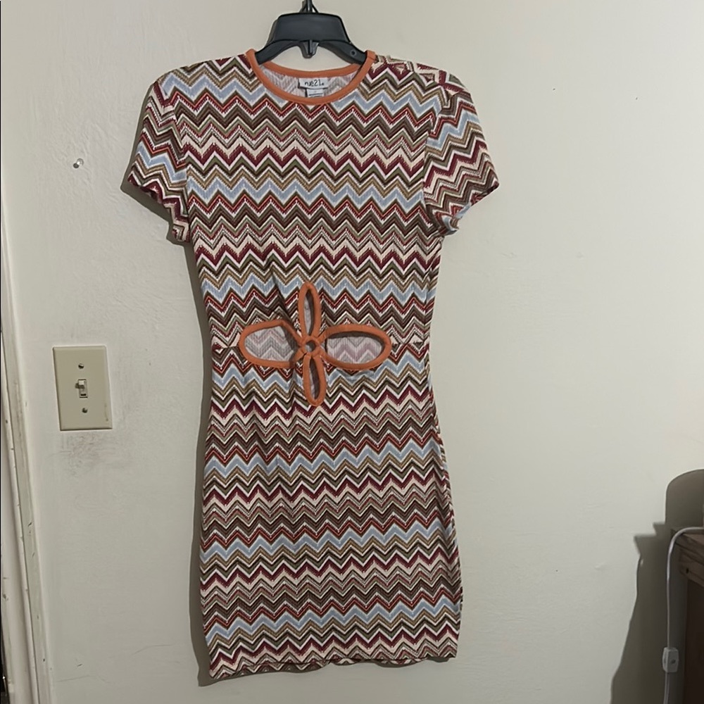 Zigzag Patterned Dress - Orange and White